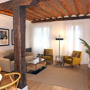 apartamento-premium-en-pleno-casco-viejo-de-bilbao.bilbaohotelsspain.com/